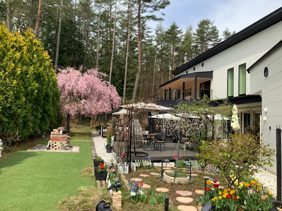 Kakureyado Fujikawaguchiko Bed & Breakfast ภายนอก รูปภาพ